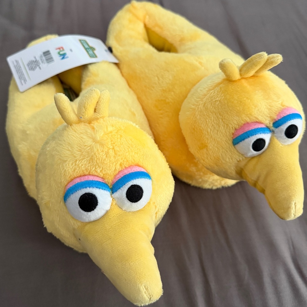 BNWT Sesame Street Big Bird Slippers